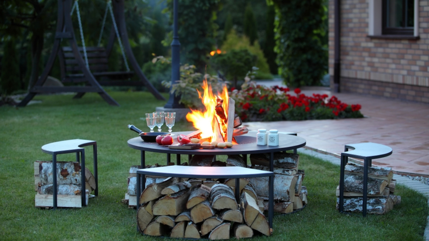 10 Best Outdoor Fire Pits: Stylish Addition To Your Backyard - AW2K.