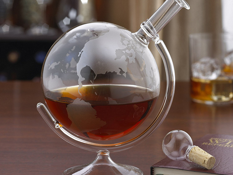 Wine Enthusiast Etched Globe Spirits Decanter